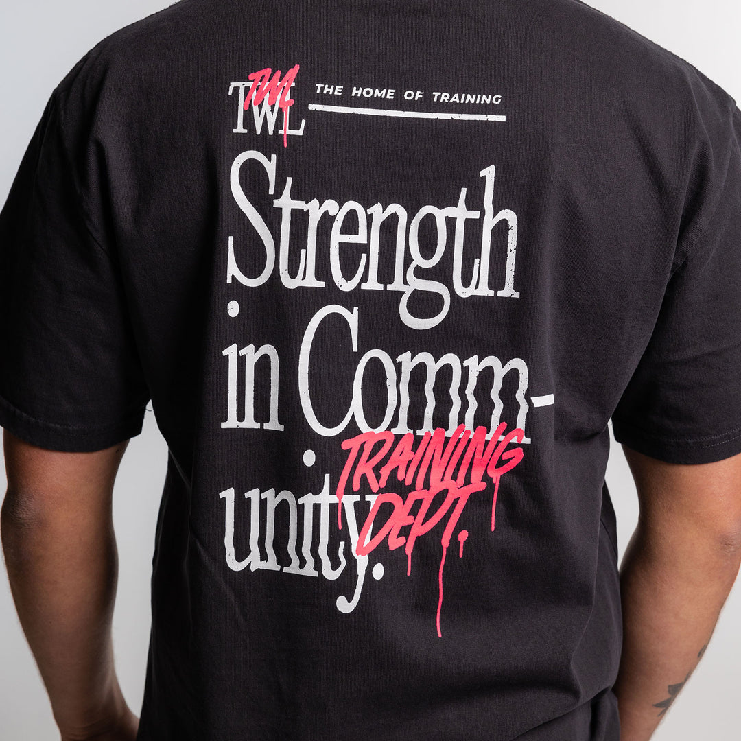 TWL - LIFESTYLE OVERSIZED T-SHIRT - STRENGTH IN COMMUNITY - BLACK