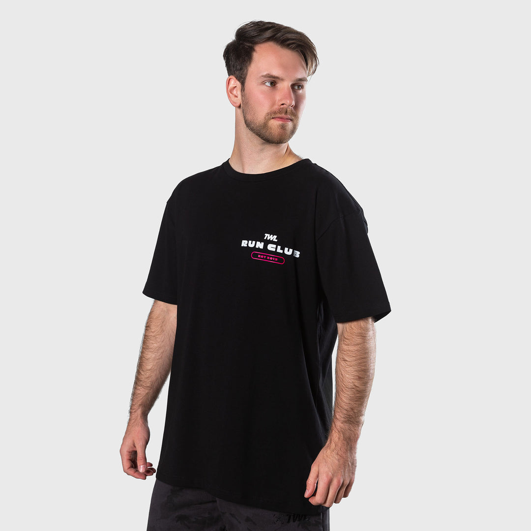 TWL - OVERSIZED T-SHIRT - RUN CLUB/TORIAN - BLACK/FLAMINGO