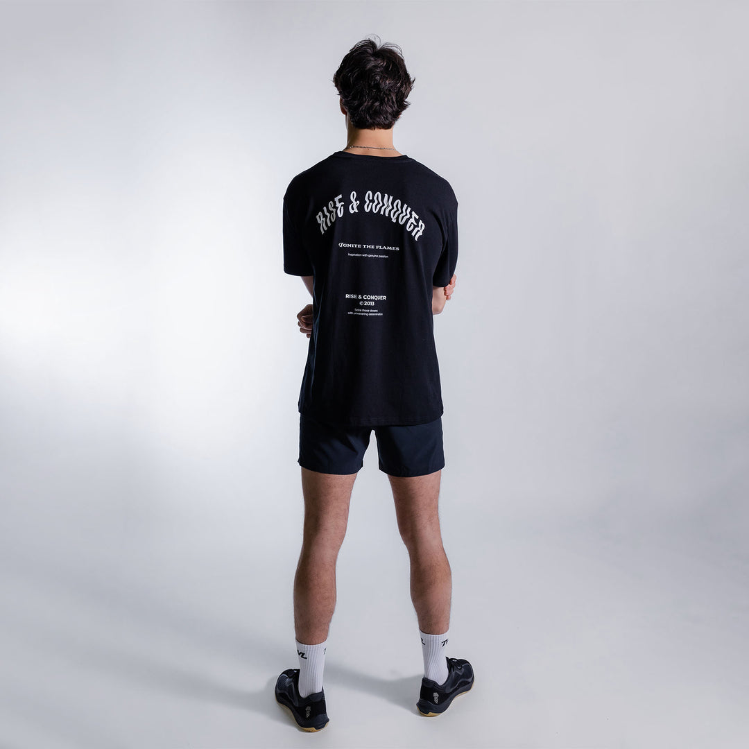 TWL - OVERSIZED T-SHIRT - RISE & CONQUER - BLACK