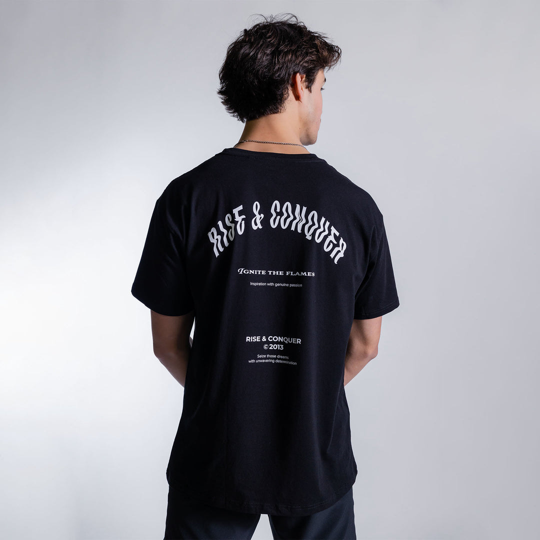 TWL - OVERSIZED T-SHIRT - RISE & CONQUER - BLACK